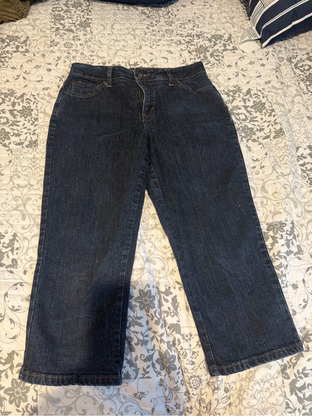 Vintage women’s St. John’s Bay denim capris size 10.  Vgc